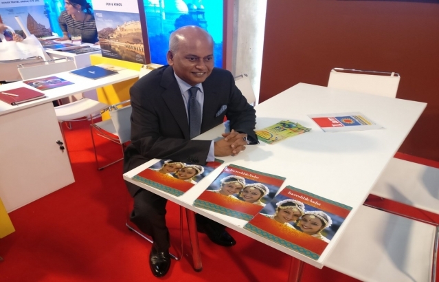 Ambassador Sanjiv Ranjan inaugurates the India stand at the Feria Internacional de Turismo in La Rural 
