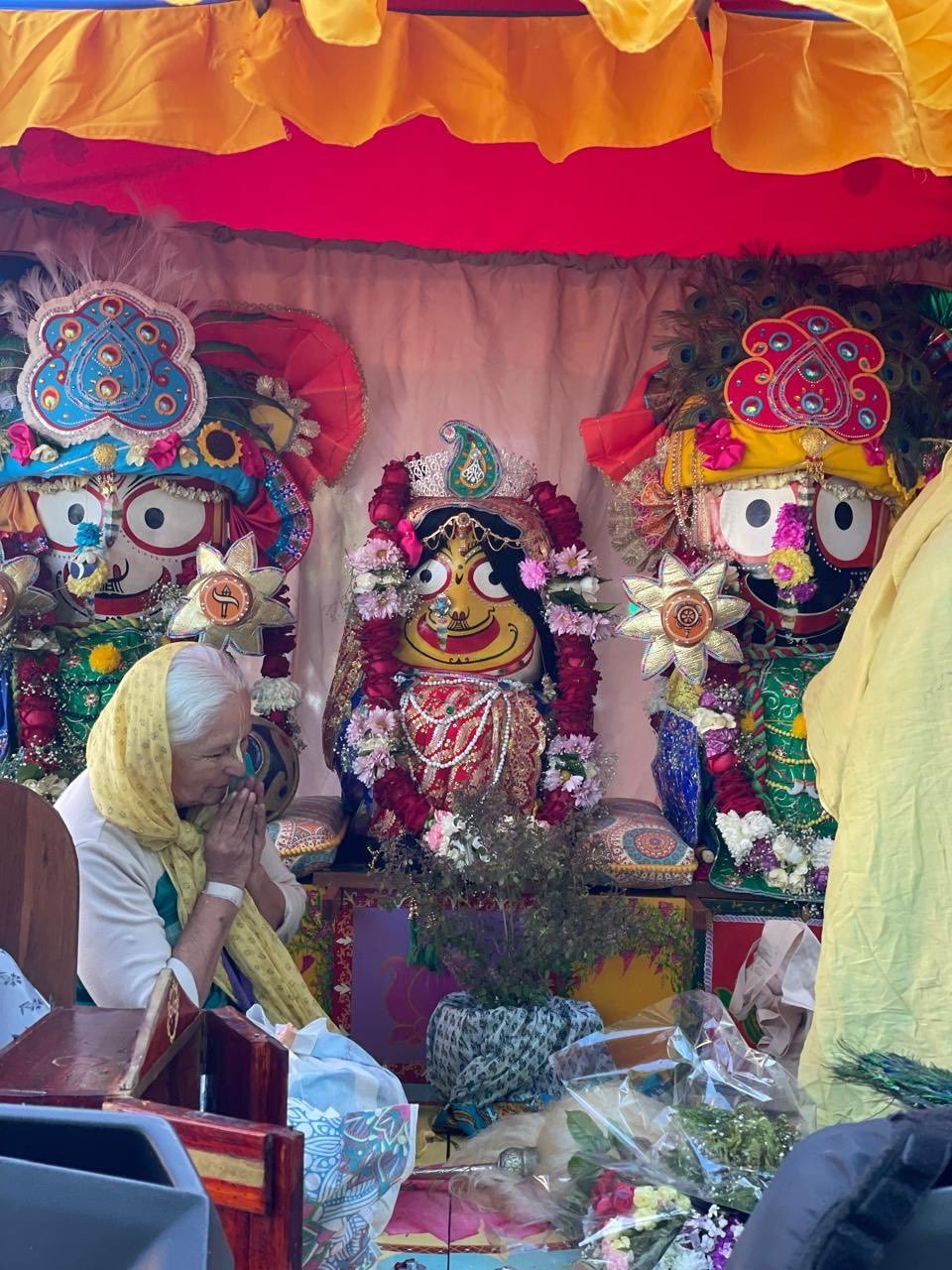 Ambassador Dinesh Bhatia & Ms Seema Bhatia joined ISKCON Argentina devotees in Buenos Aires at annual Ratha Yatra Festival.