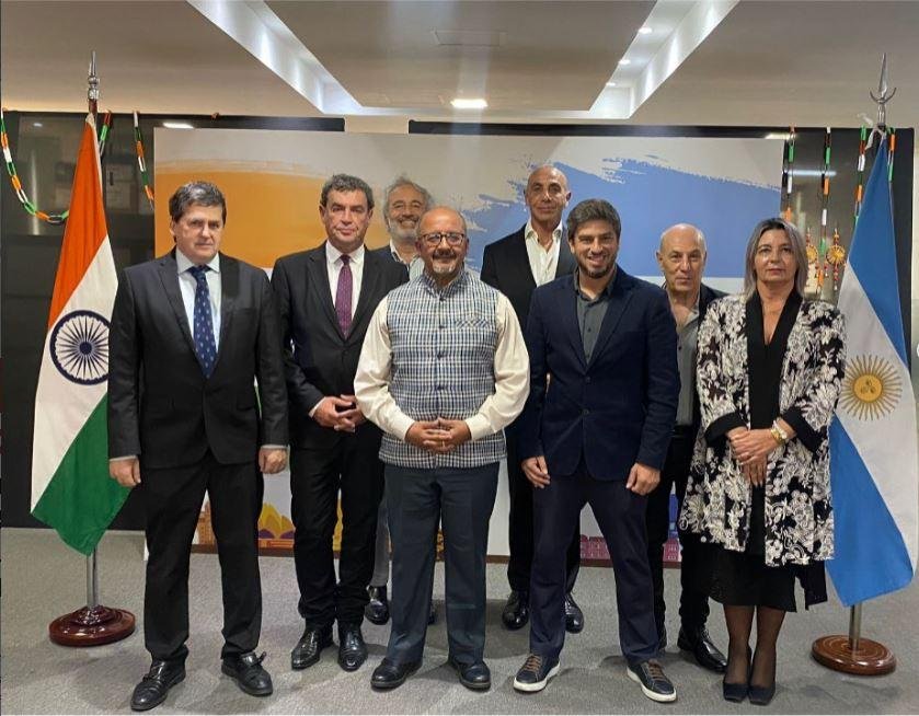 Ambassador Ajaneesh Kumar received members of the business community at the Embassy of India for a meeting organized by Club Diplomatico.