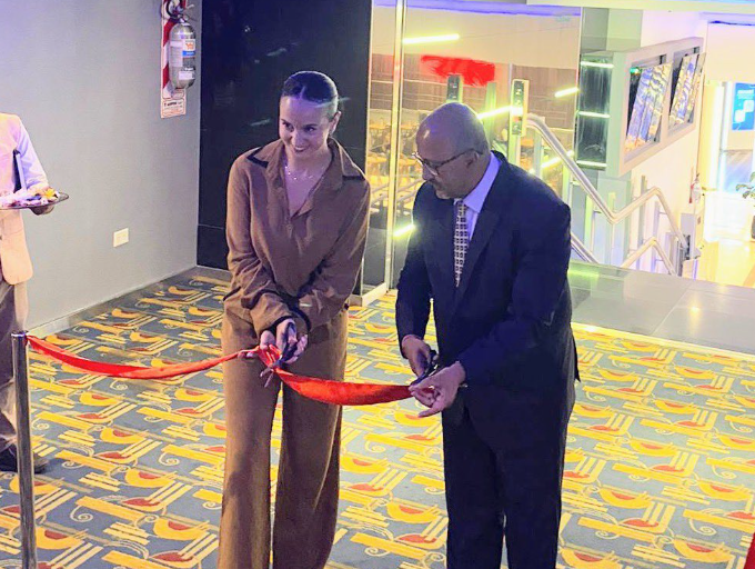 Ambassador Ajaneesh Kumar inaugurated the Film Festival on 15 April at Atlas Cines, Alcorta, Buenos Aires.