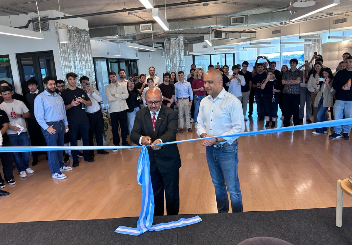 Ambassador Ajaneesh Kumar inaugurated DevRev’s Buenos Aires office today along with Dheeraj Pandey, CEO of the company.