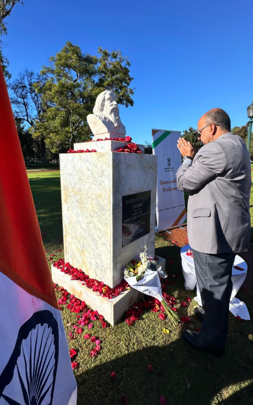 The Embassy commemorated the 165th Birth Anniversary of Gurudev Rabindranath Tagore at the iconic Jardin de los Poetas, El Rosedal, Buenos Aires.