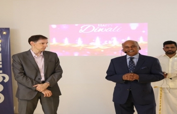 Ambassador of India participated in Diwali celebrations in Argentine head office of Cognizant on 7 November 2018.