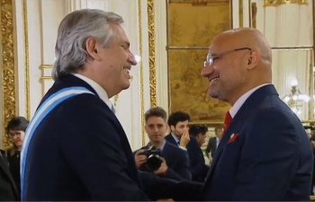 Ambassador Dinesh Bhatia congratulated the new President of Argentine