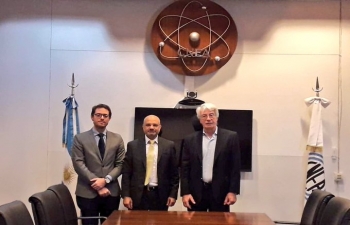 Ambassador Dinesh Bhatia met the President of the National Commission of Nuclear Energy of Argentina 