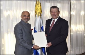 Ambassador Dinesh Bhatia presented copy of his Credentials to Minister of Foreign Affairs of Uruguay H.E. Rodolfo Nin Novoa
