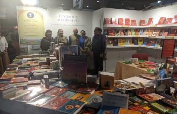 Ambassador Dinesh Bhatia launched Spanish translations of Upanishad by Fundacion Hastinapura 