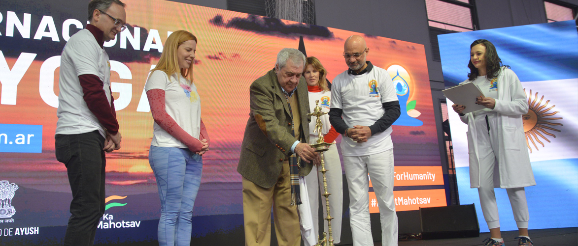 IDY 2022: Inauguration by Ambassador Dinesh Bhatia & Jorge Ameal, Pres. of Boca Jrs followed by interactions with Argentinian celebrities & cultural performances amidst yoga & meditation