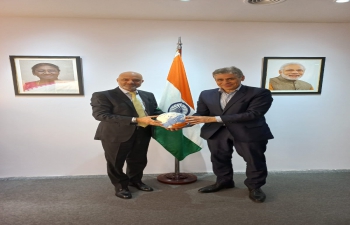 Ambassador Dinesh Bhatia received Pablo González, President of YPF