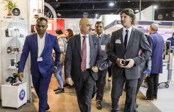 El Embajador Dinesh Bhatia inauguró el Pabellón India, coordinado por la Federación de Cámaras de Comercio e Industria de la India, en la Expo Medical 2023