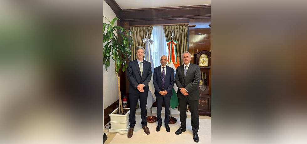 El Embajador Dinesh Bhatia se reunió con Santiago Bausili, Presidente y Vladimir Werning, Vicepresidente del Banco Central de 18 enero 2024