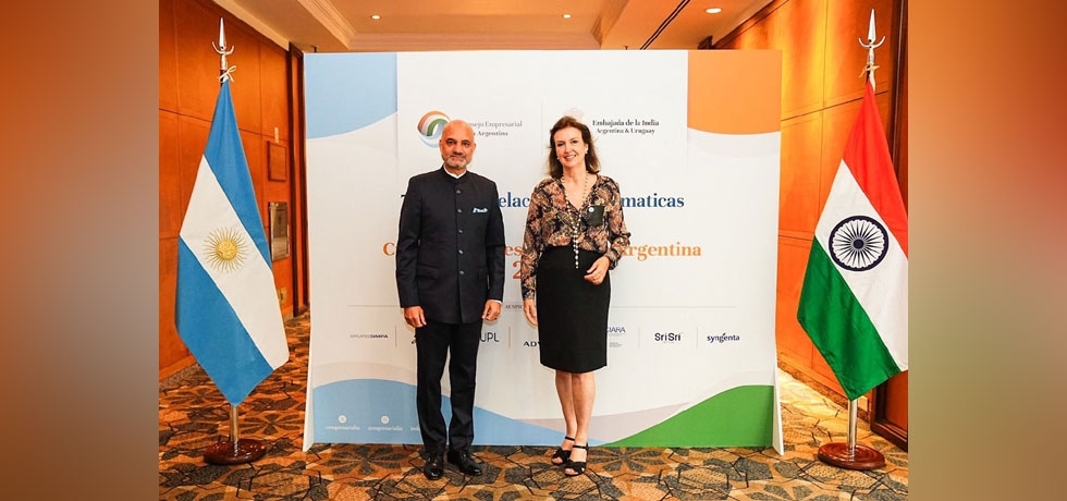 Ambassador Dinesh Bhatia with Minister of Foreign Affairs, Diana Mondino,  at the celebration of 75 years of India and Argentina diplomatic relations on 29 February 2024.